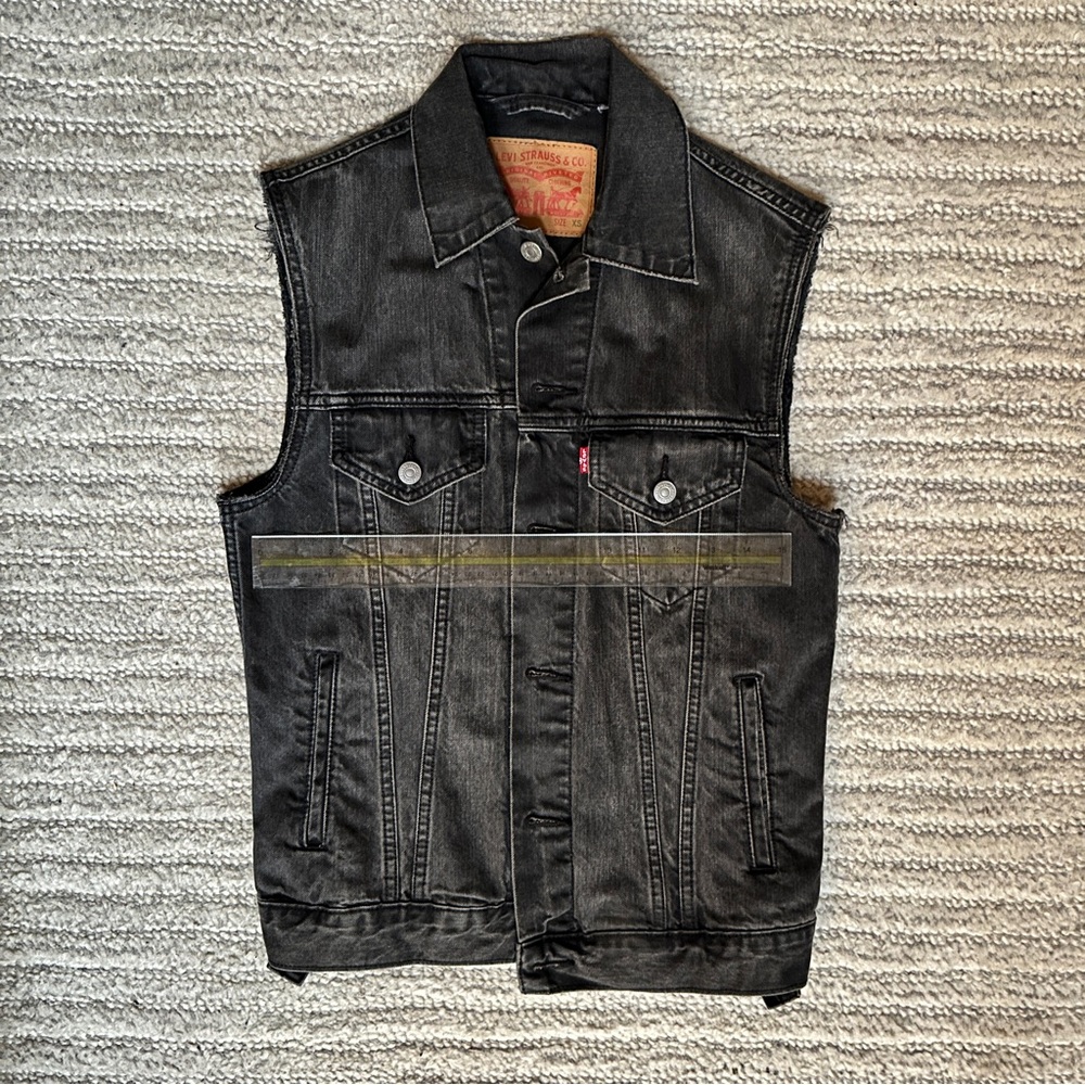 Sleeveless Levi Denim Jacket / Size: XS / Faded Black Wash